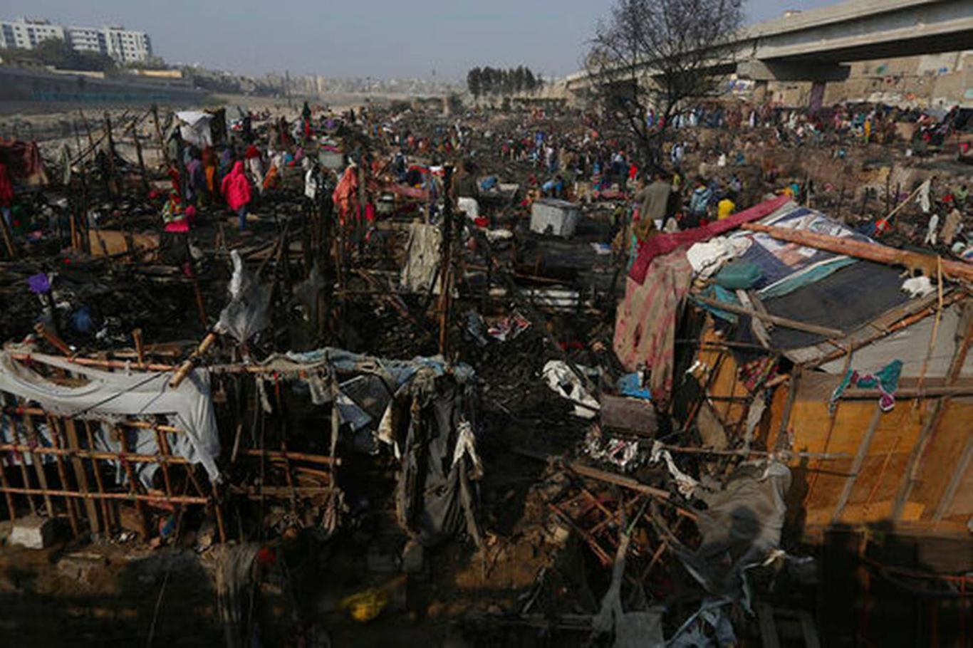 در آتش سوزی پاکستان 400 خانه سوخت